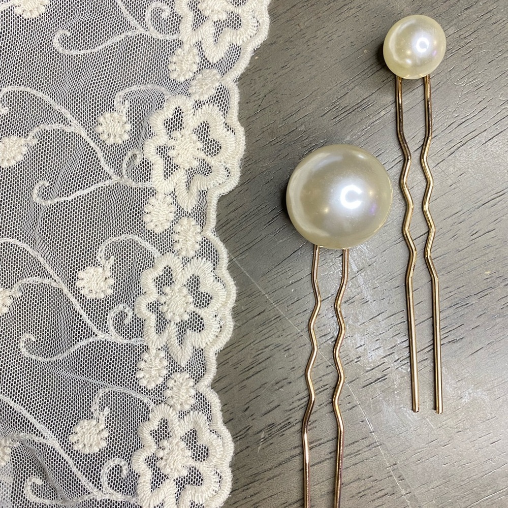 Wedding pearls hair pins